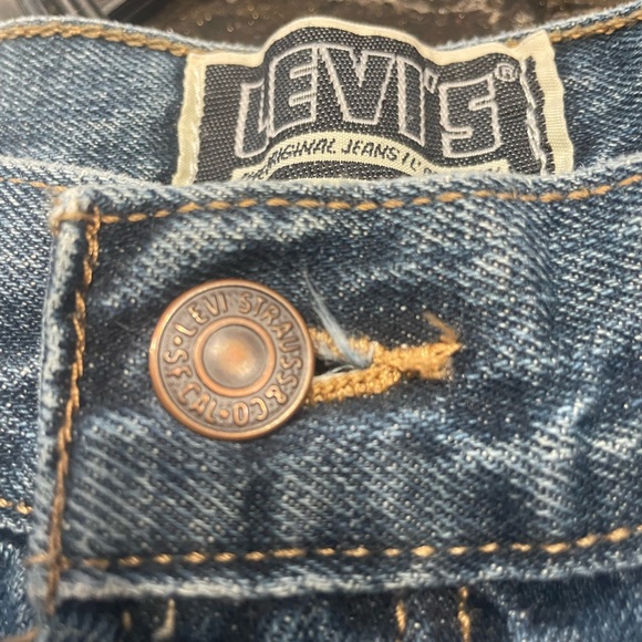 LEVI’S - relaxed straight leg jeans 559 jeans turned into Daisy Duke cut offs - Picture 9 of 9